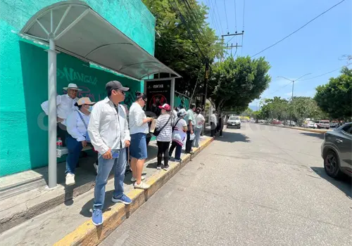 Colectivos abandonan sus rutas de trabajo
