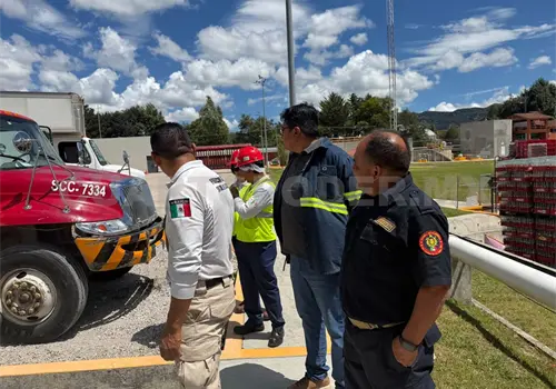 Desalojan a estudiantes por presunta fuga de gas