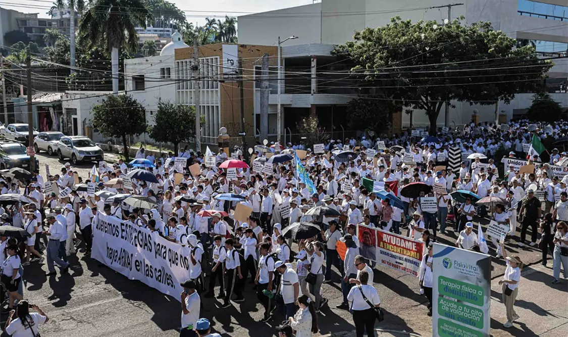 Más de 30 mil ciudadanos se manifestaron en las calles para pedir la paz. El Universal