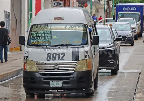 El 80 % de la población usa el transporte público El 80 % de la población usa el transporte público