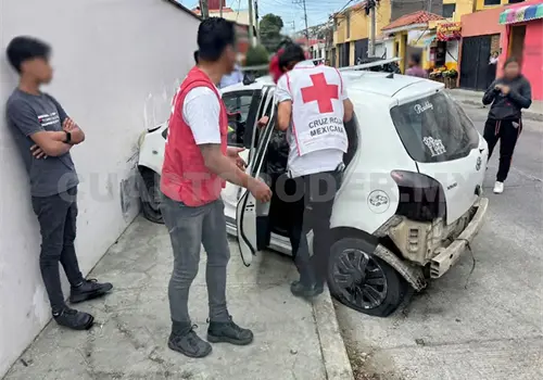 Causa una carambola por no respetar el paso