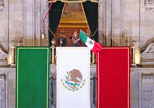 &iexcl;Viva M&eacute;xico libre, independiente y soberano!