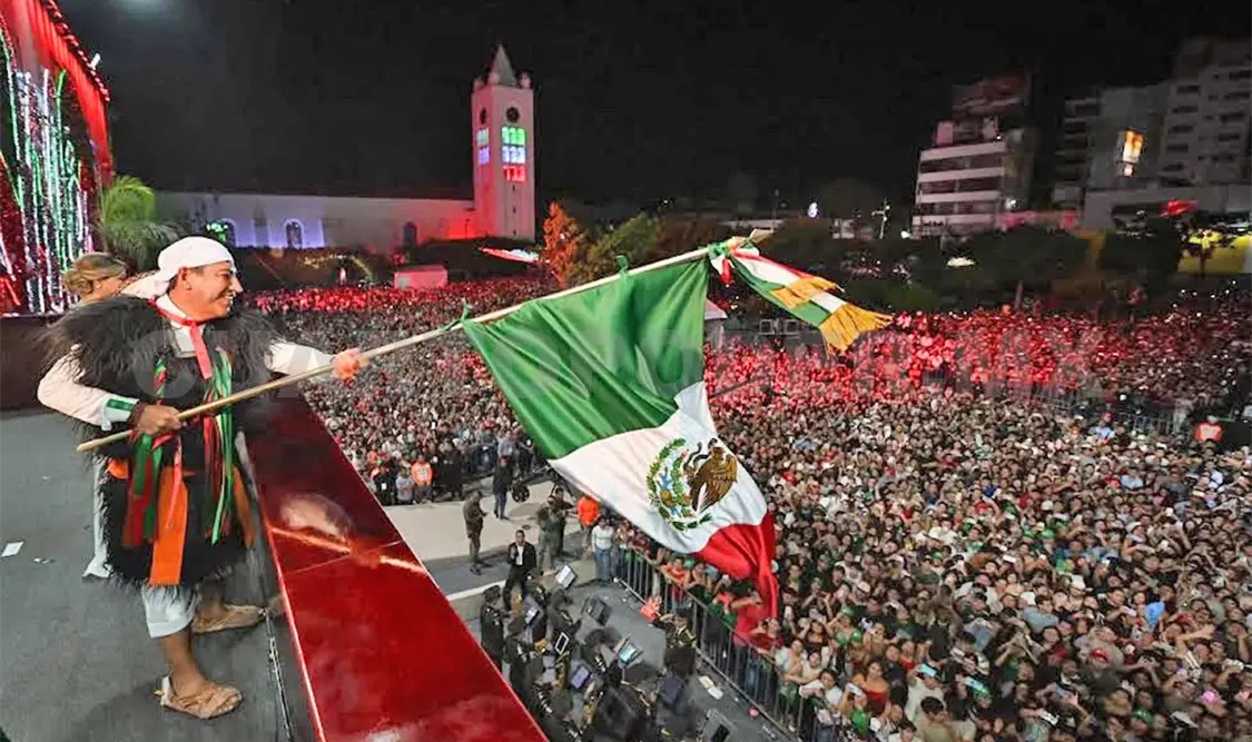Eduardo Ramírez Aguilar encabezó la ceremonia del Grito de Independencia. Cortesía