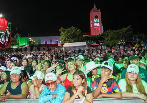 Miles de personas gritaron: "&iexcl;Viva Mexico!"