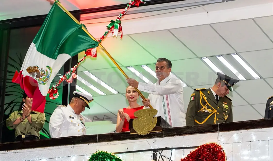 El presidente municipal Yamil Melgar encabezó la ceremonia del Grito de Independencia. Cortesía