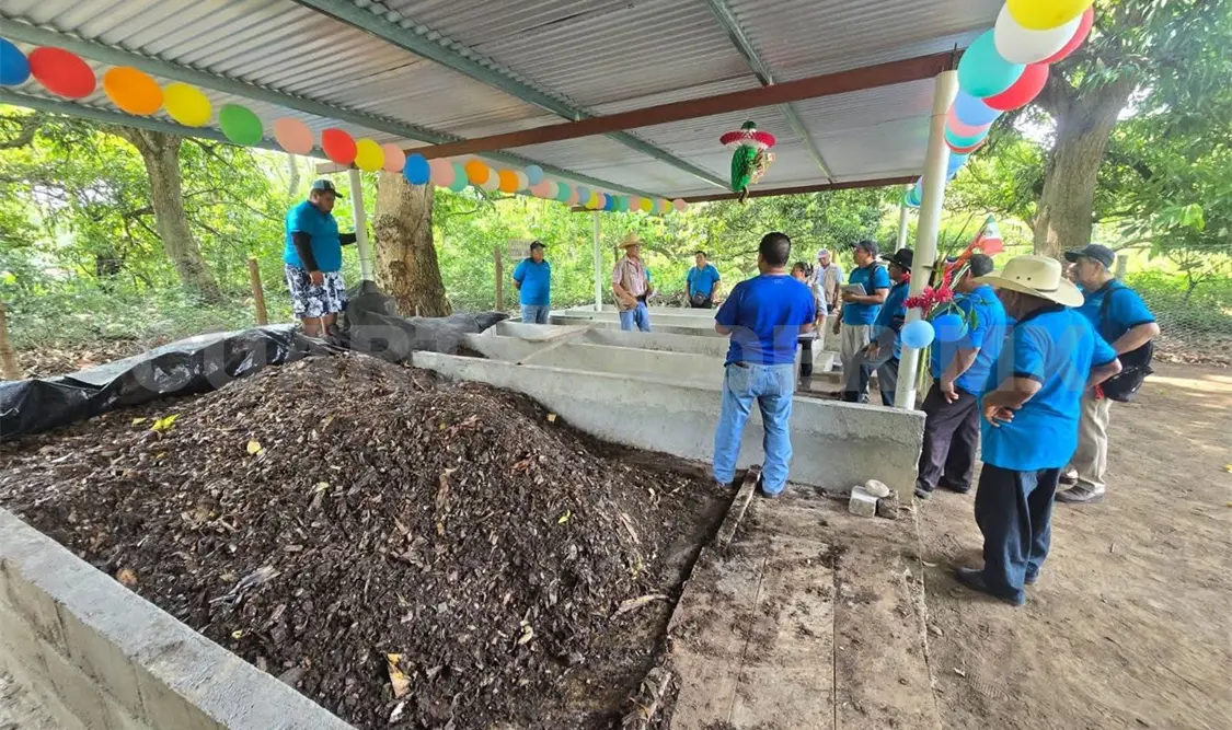 Los campesinos buscan cambiar sus formas de producir. Ramón García / CP