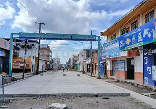 Piden sanci&oacute;n a constructora por calle inconclusa