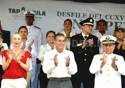 Encabeza Melgar desfile por la Independencia