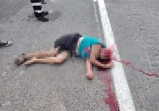 Pierde la vida al ser arrollada por combi Pierde la vida al ser arrollada por combi