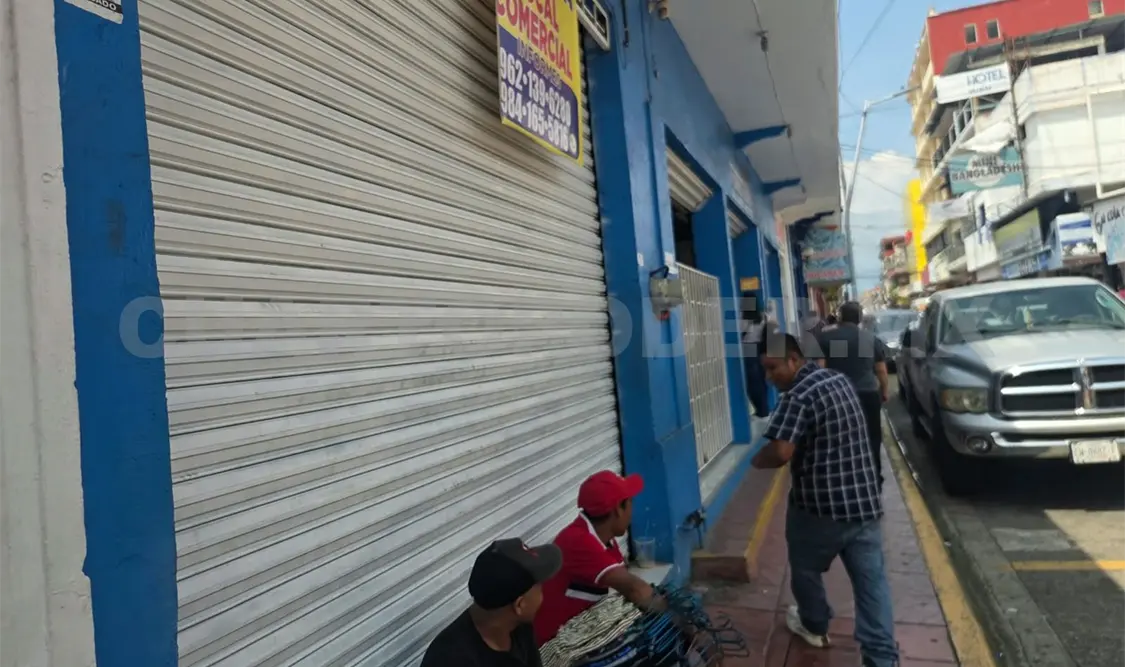 Locales con cortinas abajo y con letreros de “Se renta” es un fenómeno que se ha vuelto cada vez más común en Tapachula. Ramón García / CP