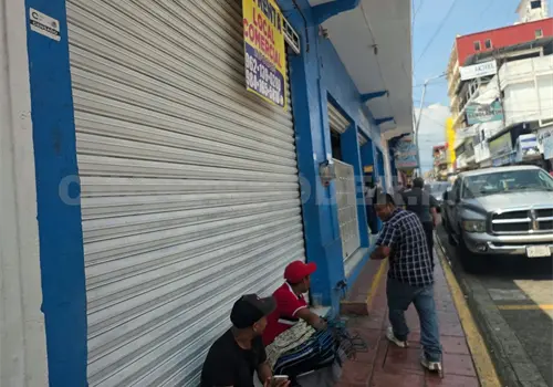 Cierran negocios ante la falta de turistas