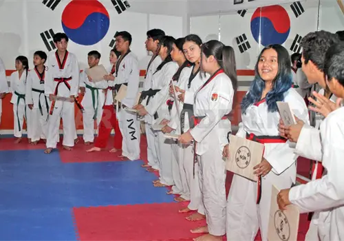 Disciplina y formaci&oacute;n en examen de grados Kups