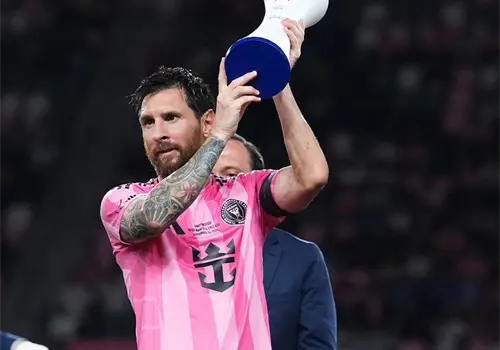 Messi ha levantado un t&iacute;tulo 49 veces