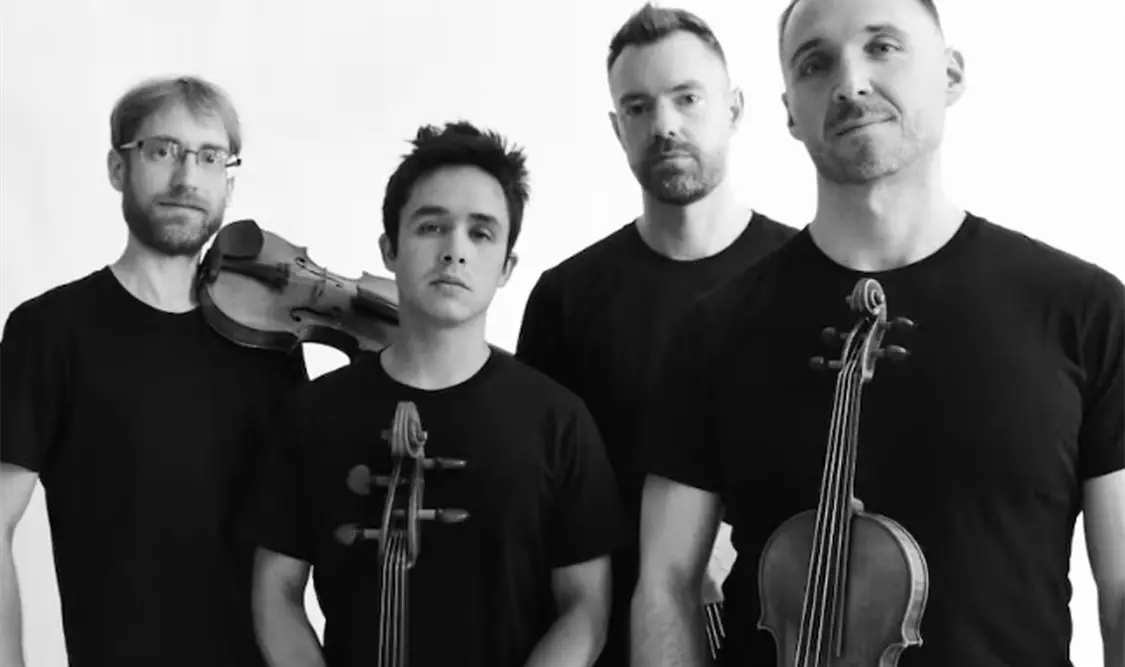 Austin Wulliman, violinista de la agrupación estadounidense Jack Quartet, se presentará en el Festival Cultura UNAM. Cortesía
