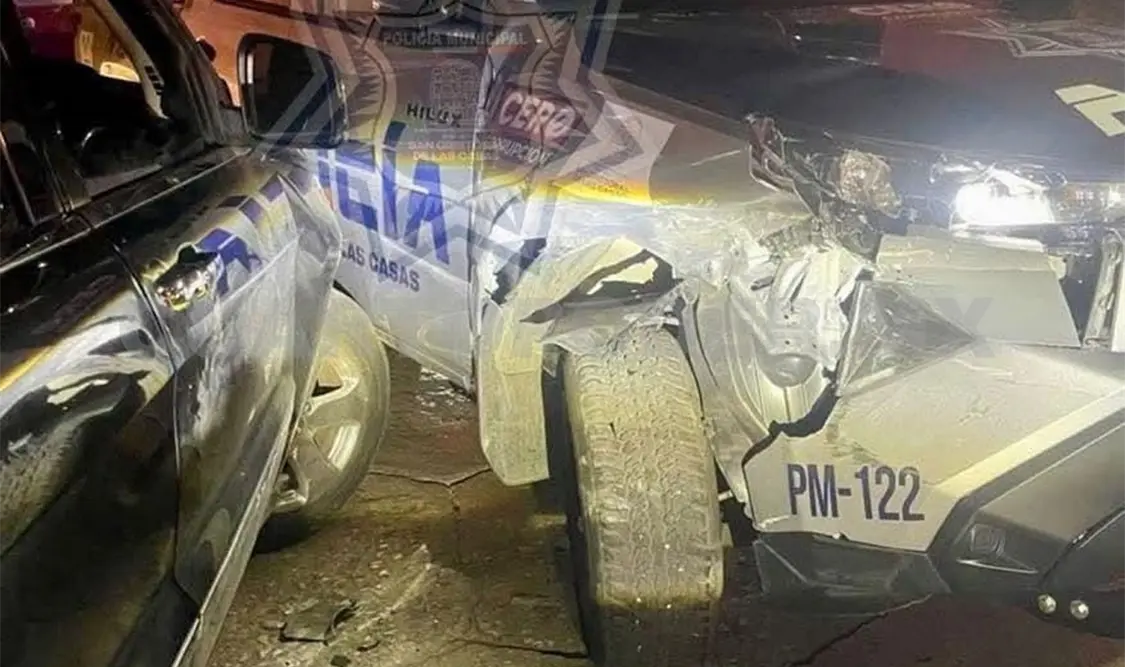 La persecución concluyó cuando policías lograron cerrar el paso al vehículo, que durante la huida chocó a tres patrullas. Manuel Martínez / CP