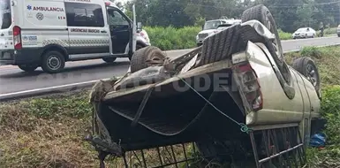 Se estrellan por alcance y uno sale del camino Se estrellan por alcance y uno sale del camino
