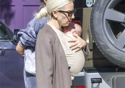 Gaga recurri&oacute; a la gestaci&oacute;n subrogada