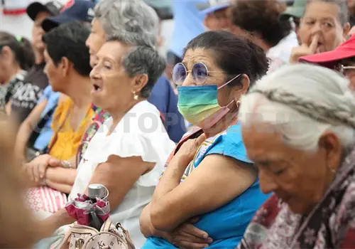 Devuelven autoestima a adultos mayores Devuelven autoestima a adultos mayores