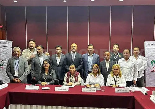 Participan en sesión sobre certificación de competencias Participan en sesión sobre certificación de competencias