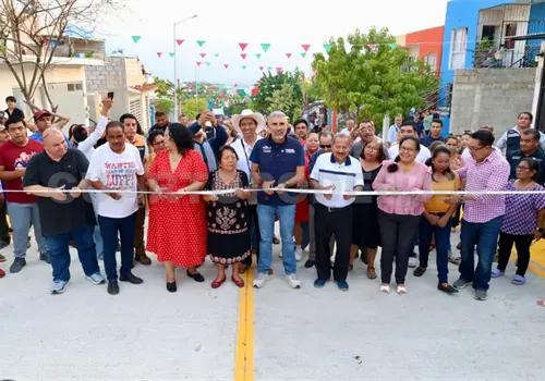 Inauguran una calle en Real del Bosque Inauguran una calle en Real del Bosque