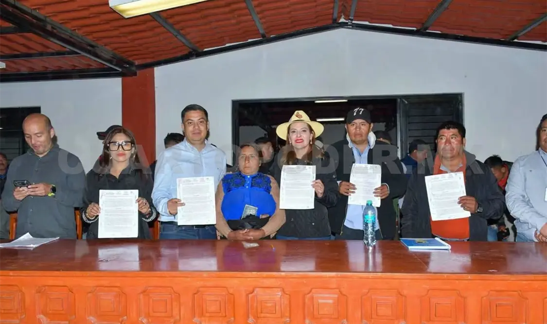 Se llevó a cabo la firma de una minuta que refrenda los acuerdos alcanzados mediante las mesas de diálogo. Cortesía