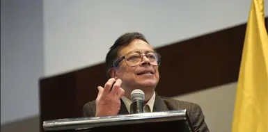 Libro de Gustavo Petro, riesgo para FCE