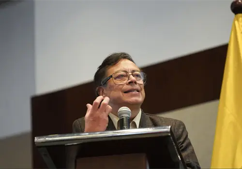 Libro de Gustavo Petro, riesgo para FCE