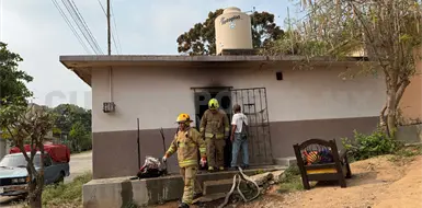 Acaba con quemaduras en incendio de vivienda Acaba con quemaduras en incendio de vivienda