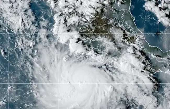 La tormenta continúa su paso frente a la costa del Pacífico de México. Cortesía