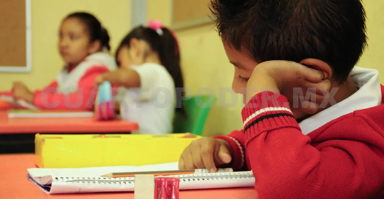 La medida busca reducir distracciones y favorecer la atención en las aulas. CP