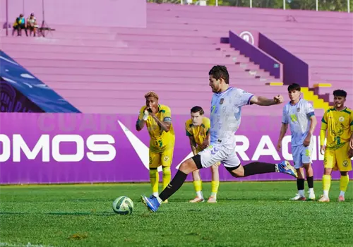 Racing rescata empate y sigue l&iacute;der