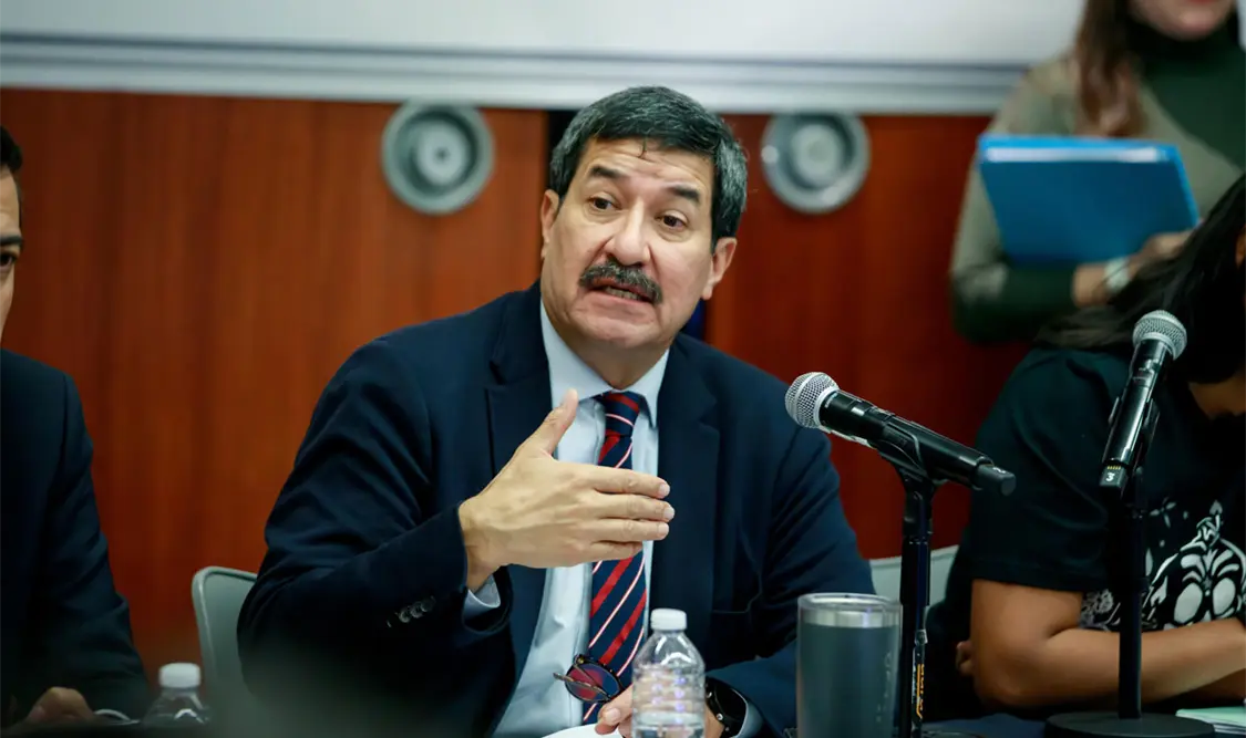 La reunión es encabezada por el presidente de la Comisión de Justicia, Javier Corral. Cortesía
