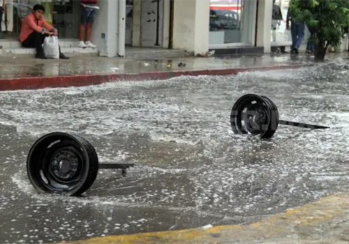 Vigilan probable desarrollo ciclónico en la costa Vigilan probable desarrollo ciclónico en la costa