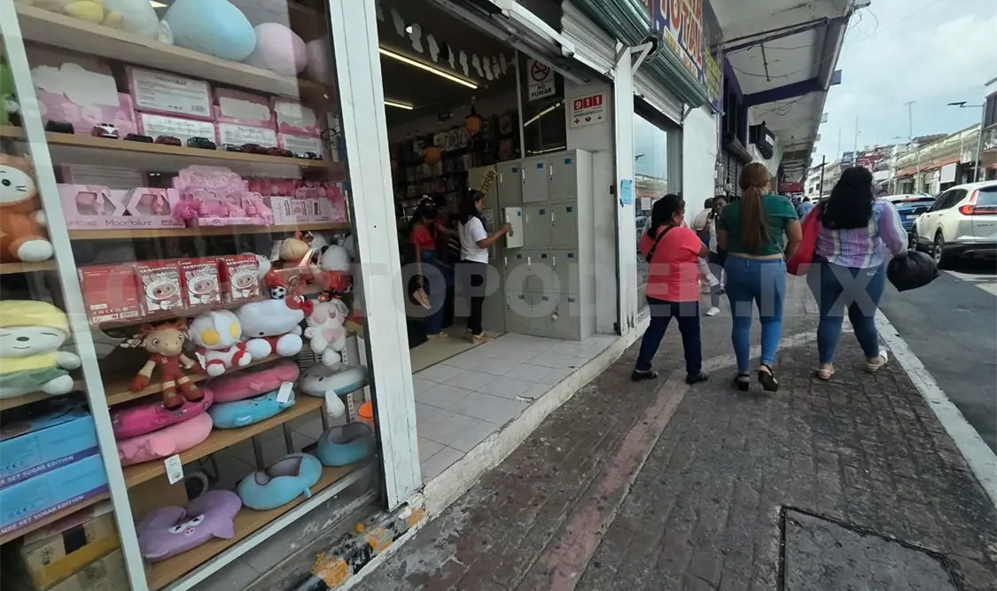 El líder empresarial reconoció que los comercios chinos han ganado terreno porque ofrecen precios bajos. Ramón García / CP