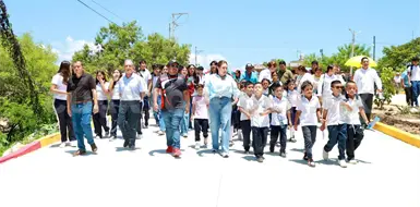 Inaugura alcaldesa Valeria Rosales calle en La Sirena