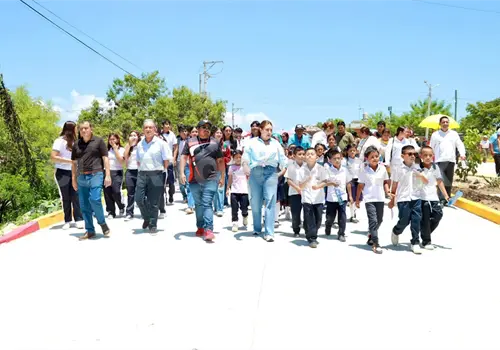 Inaugura alcaldesa Valeria Rosales calle en La Sirena