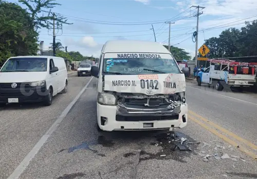 Colisión aparatosa salda con heridos Colisión aparatosa salda con heridos