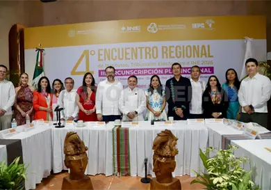 Destacan di&aacute;logo en favor de la democracia
