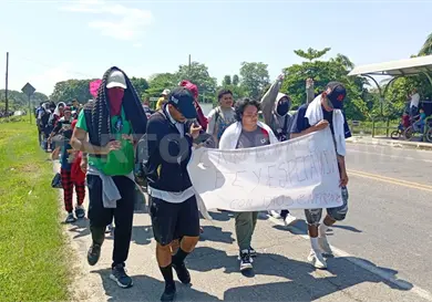 Ingresa caravana migrante a M&eacute;xico