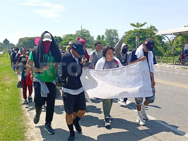 Ingresa caravana migrante a M&eacute;xico