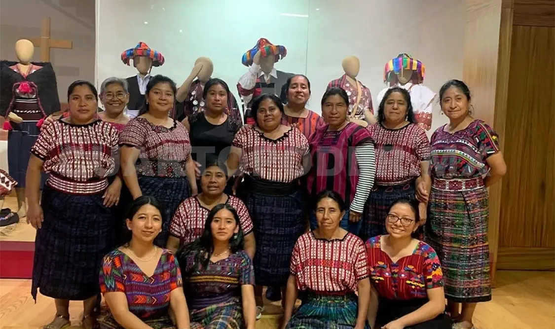 El Centro recibió la visita de 31 artesanas de diez agrupaciones de mujeres. Manuel Martínez / CP