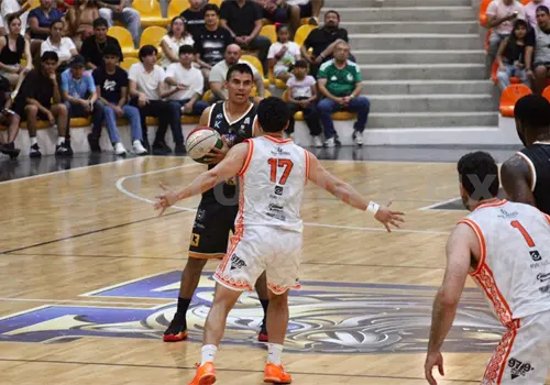 Ocelotes recibe al campe&oacute;n Guaycuras
