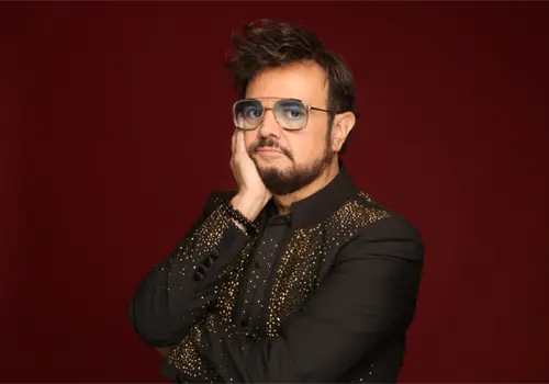 Aleks Syntek repunta en Spotify