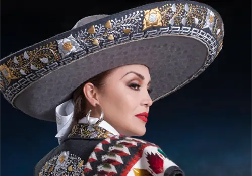 Aída Cuevas, la charra que porta traje Aída Cuevas, la charra que porta traje