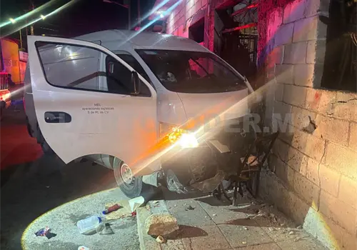 Acelerado chofer arrolla a peatones y mata a uno Acelerado chofer arrolla a peatones y mata a uno