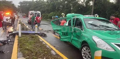 Colisionan taxi y tr&aacute;iler; una lesionada, el saldo