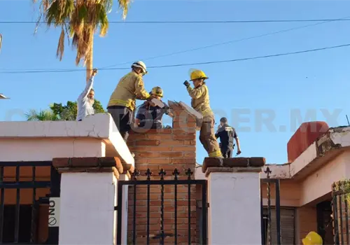 Intenta robar y acaba atrapado en chimenea Intenta robar y acaba atrapado en chimenea
