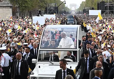 El papa ante 700 mil fieles en París, Francia El papa ante 700 mil fieles en París, Francia