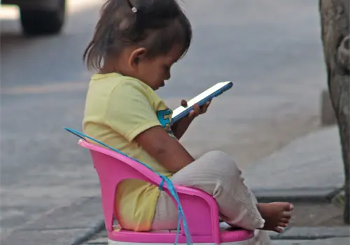Alerta por IA: menores exponen datos personales Alerta por IA: menores exponen datos personales