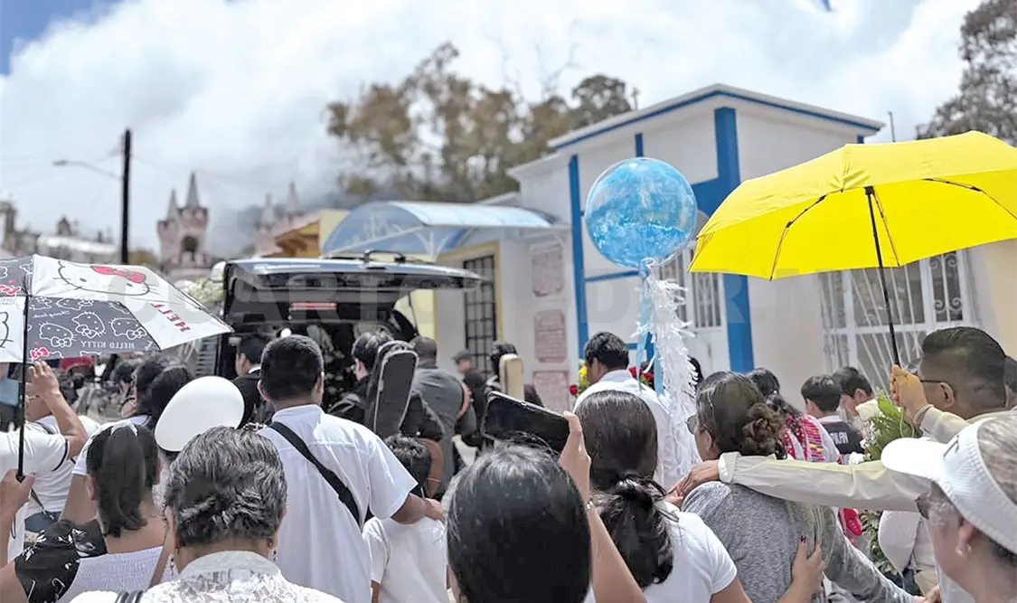 Durante la procesión hubo exigencias de justicia para el menor fallecido. Jofiel Domínguez / CP